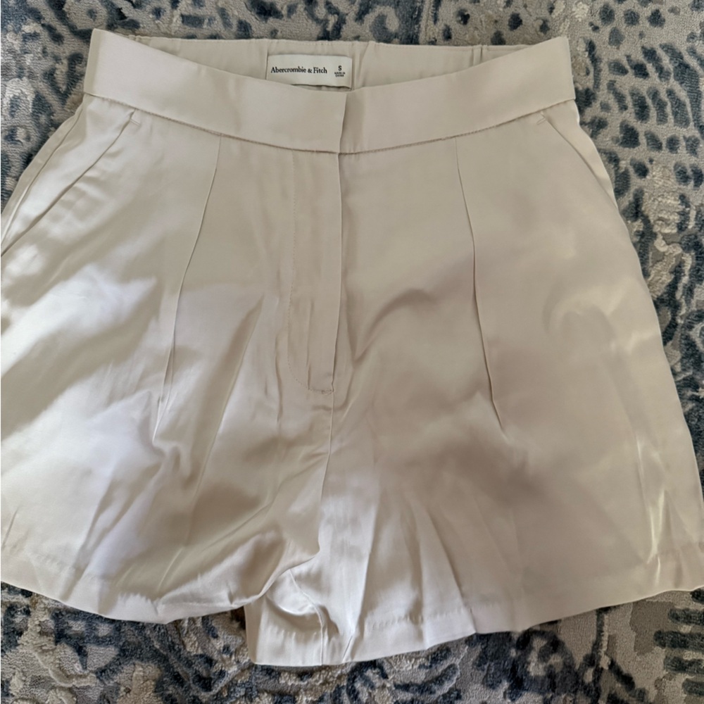NWT Abercrombie & Fitch Champagne Satin Trouser Short